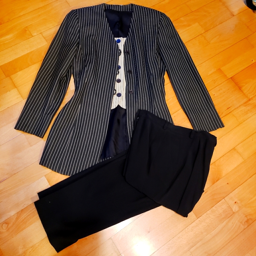 ACCENTO BY MARZOTTO black tan pinstripe blazer pantsuit EUC